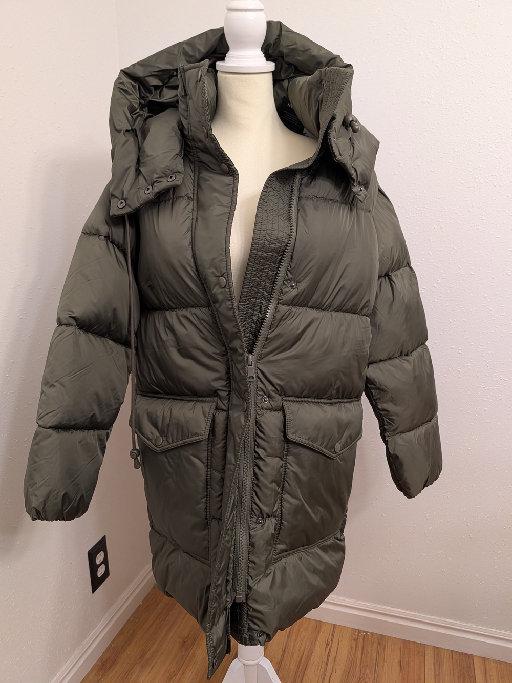 Womens NVLT Cire Wonder Puffer Coat Size P/S NWT